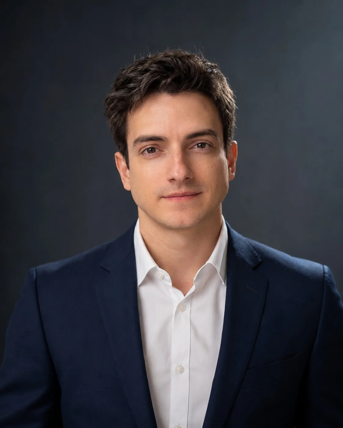 Retrato profissional do Dr. Marcelo Vezzi Muce, oftalmologista em Campinas